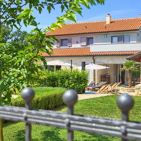 Holiday home Gabrijela *